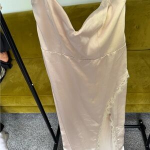 Selfie Leslie Elegant Cream Attire